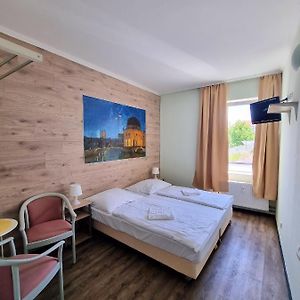 Thomas Rooms